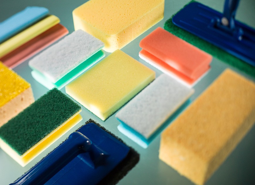 Scouring pads and sponge cloth